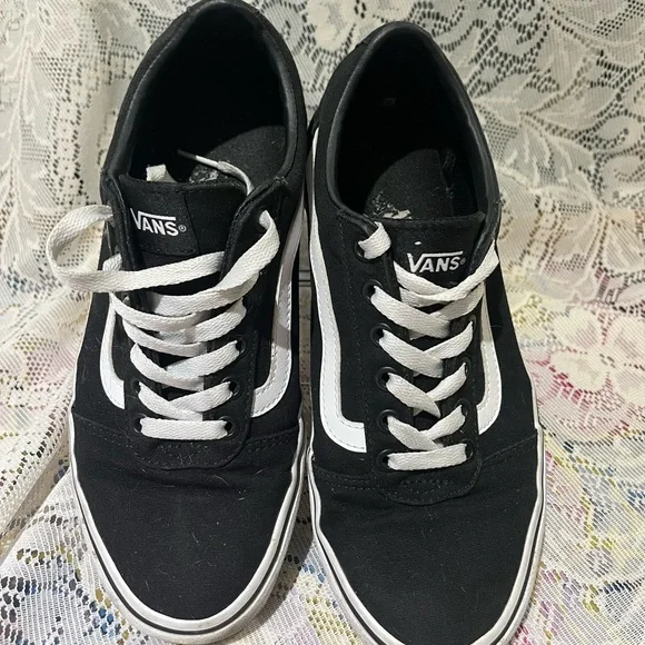 Vans Classic Black and White Low-Top Sneakers size 8.5 women - Picture 4 of 7